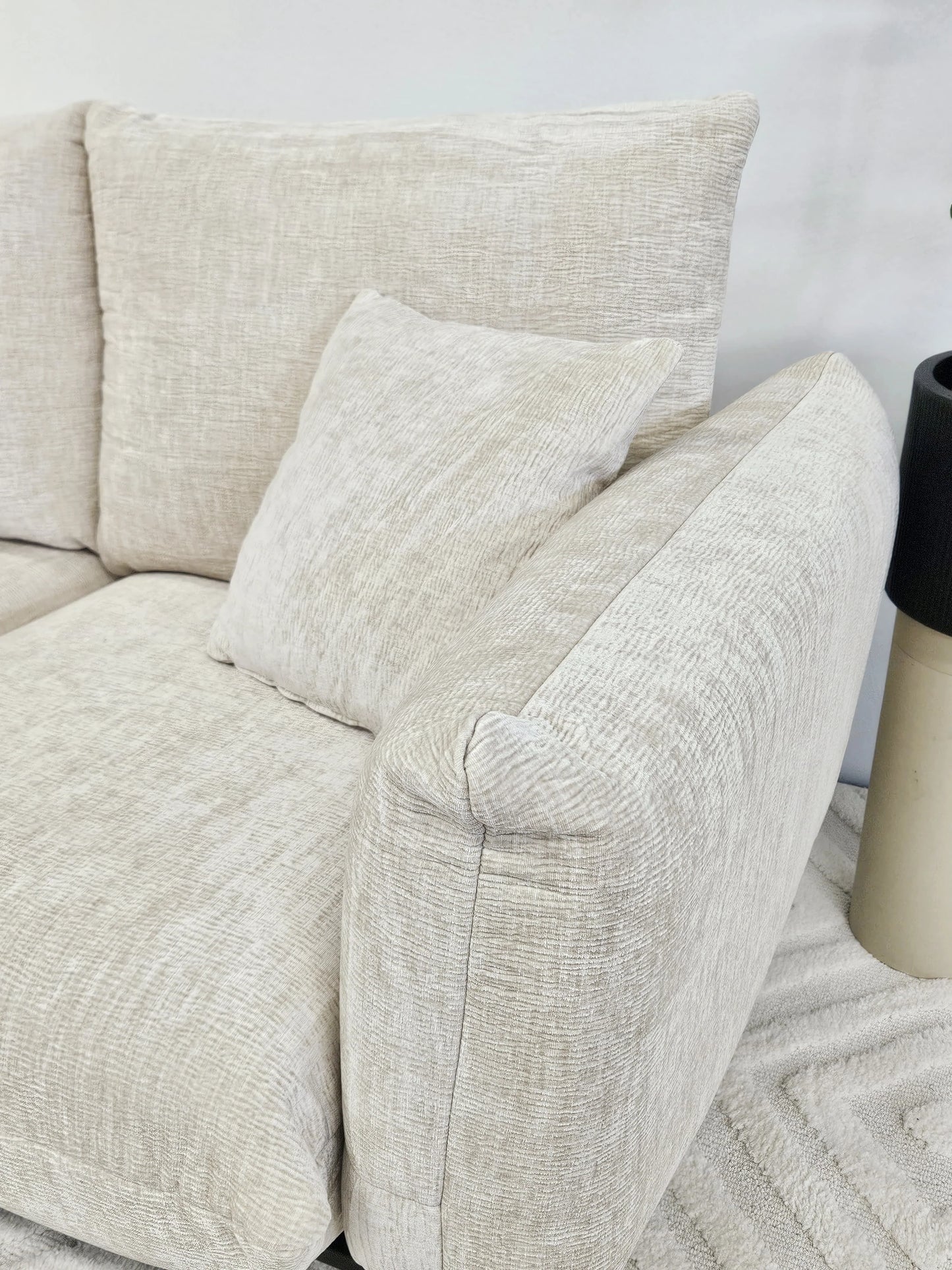 Anka Aera 2-Seater Sofa